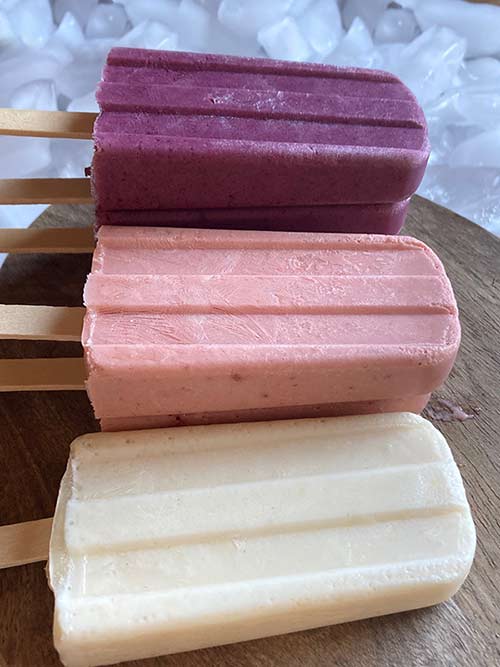 Popsicles made with f--king tasty fruit mixes